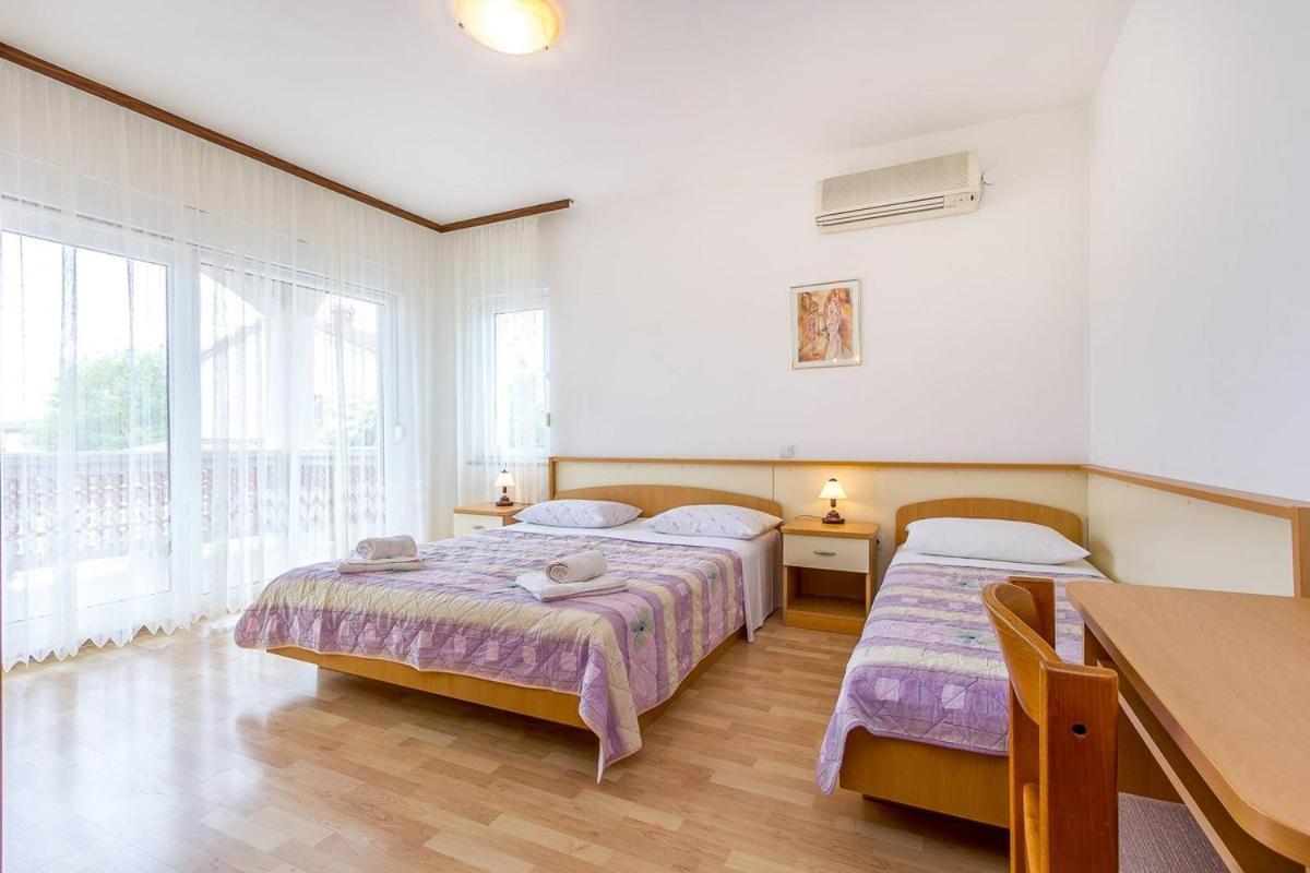 Apartments Nevija Medulin Exterior photo