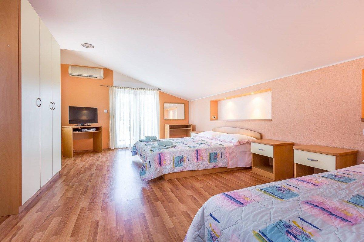 Apartments Nevija Medulin Exterior photo